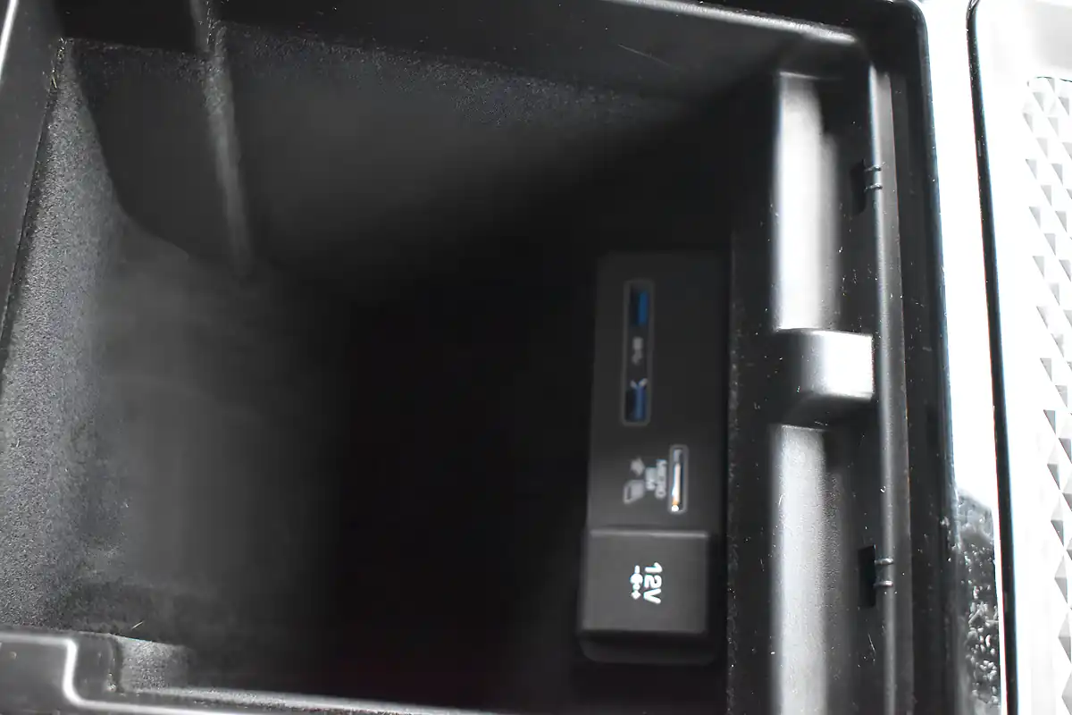 Used 2019 Land Rover Range Rover Evoque R-Dynamic S Narvik Black - Interior and Exterior details 18