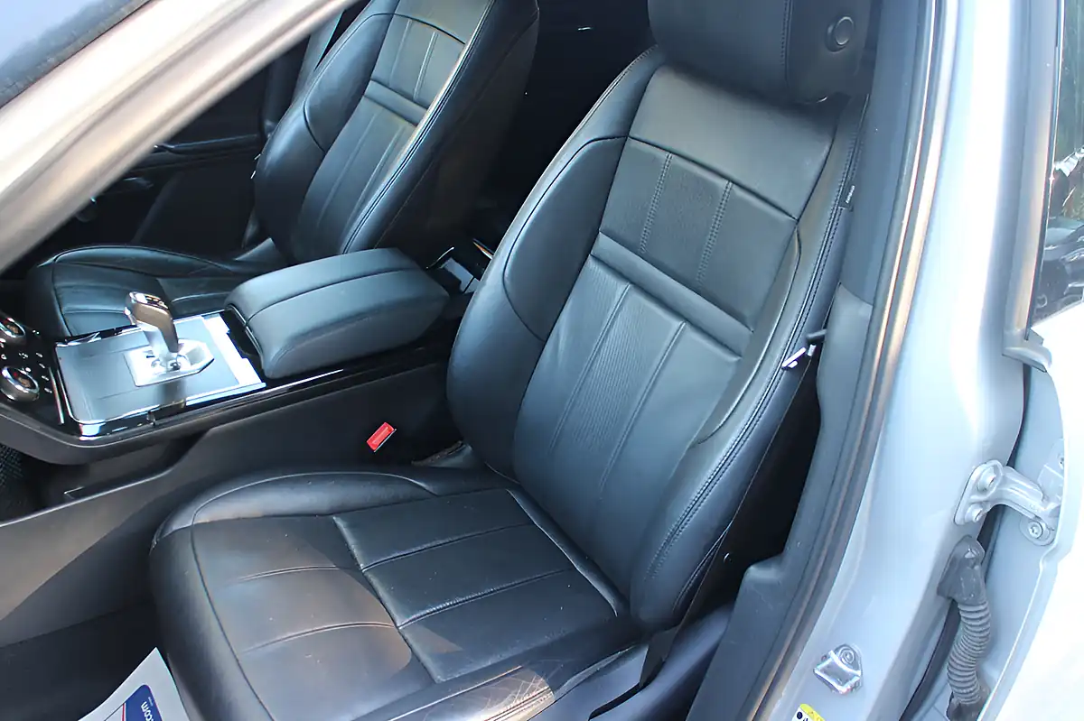 Used 2019 Land Rover Range Rover Evoque R-Dynamic S Seoul Pearl Silver - Interior and Exterior details 12