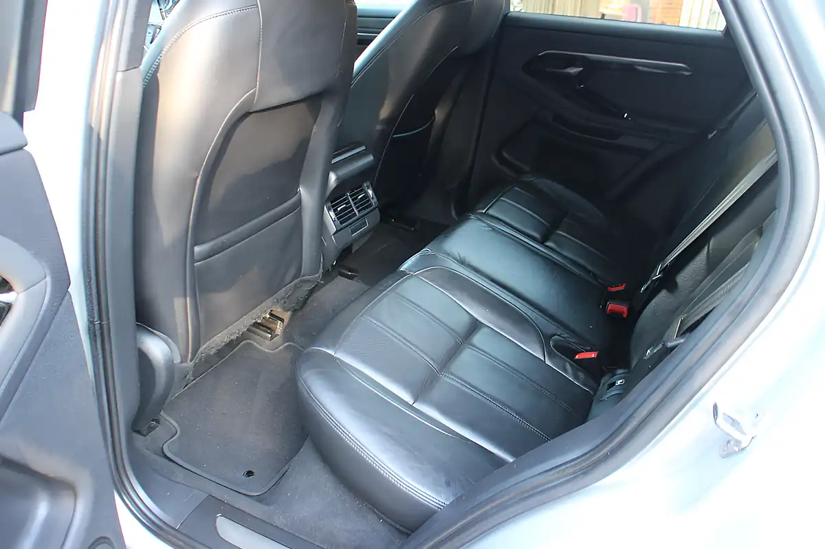 Used 2019 Land Rover Range Rover Evoque R-Dynamic S Seoul Pearl Silver - Interior and Exterior details 13