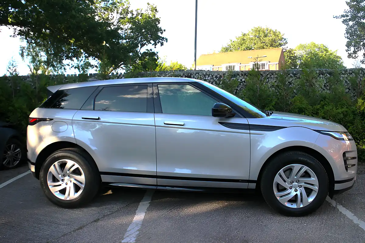 Used 2019 Land Rover Range Rover Evoque R-Dynamic S Seoul Pearl Silver - Interior and Exterior details 3