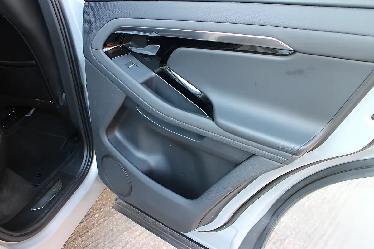 Used 2019 Land Rover Range Rover Evoque R-Dynamic S Seoul Pearl Silver - Interior and Exterior details 7