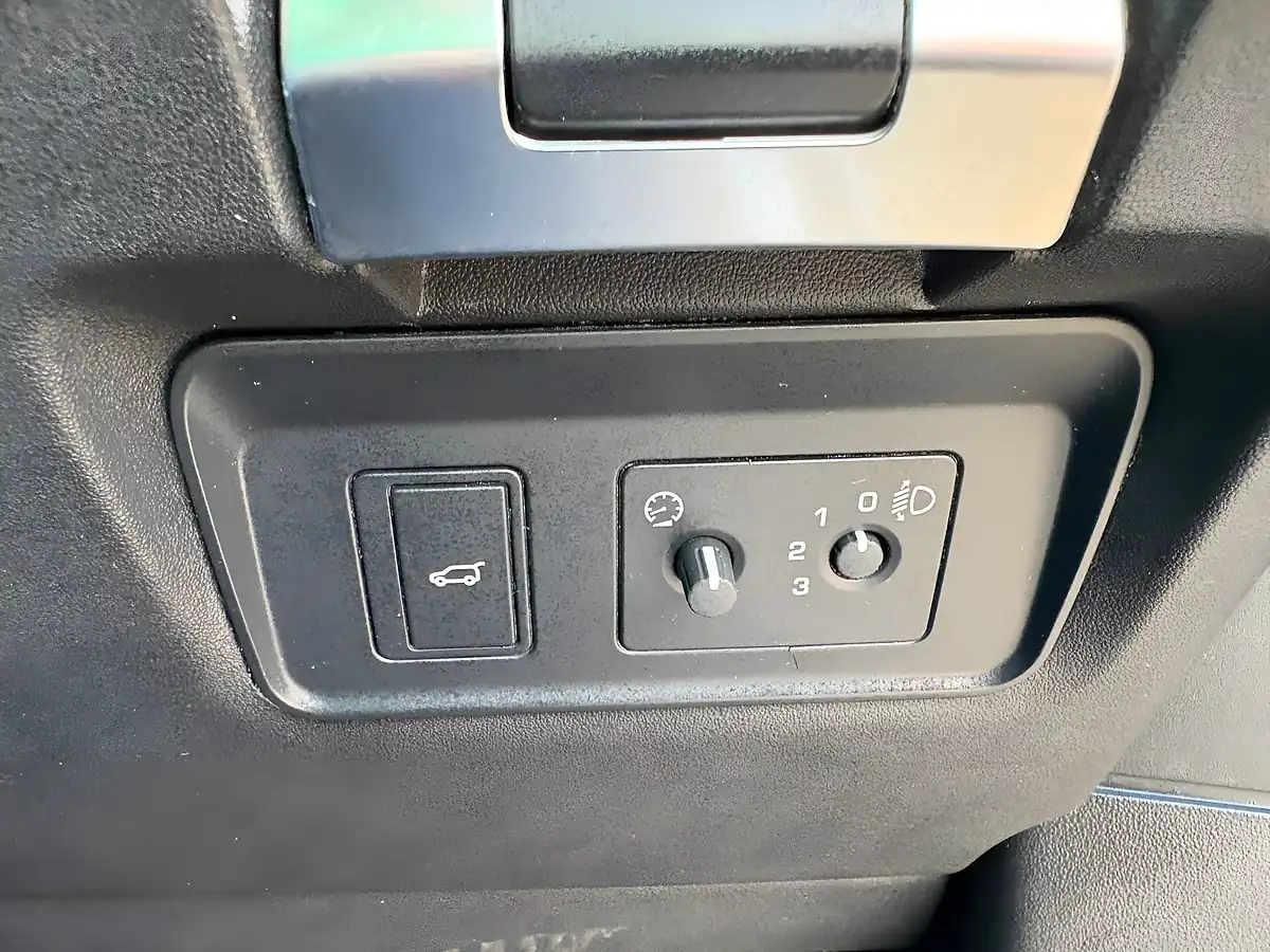 Used 2019 Land Rover Range Rover Evoque R-Dynamic S White - Interior and Exterior details 16