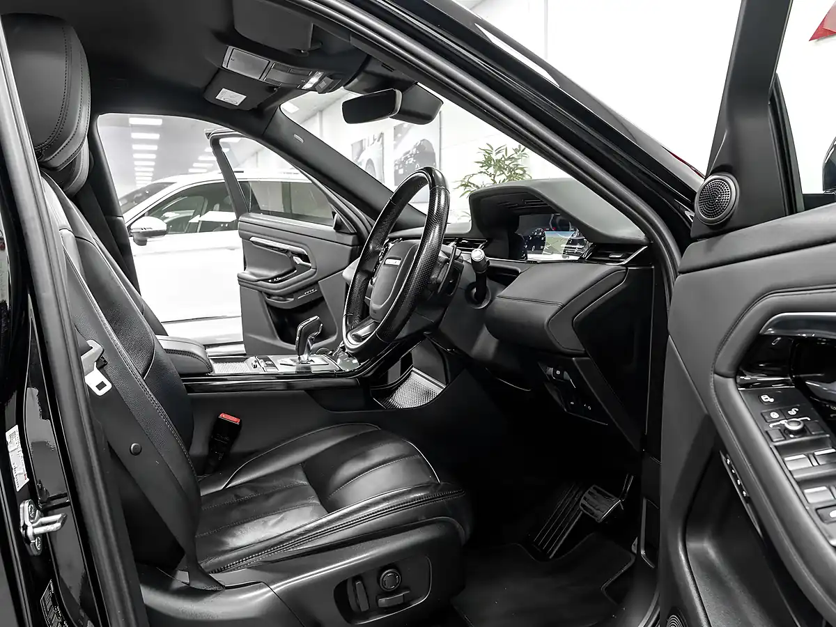 Used 2019 Land Rover Range Rover Evoque R-Dynamic Se Black - Interior and Exterior details 12