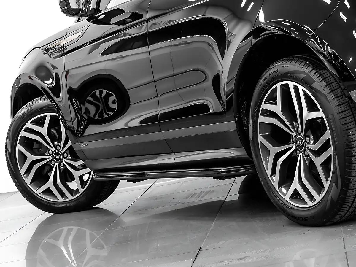 Used 2019 Land Rover Range Rover Evoque R-Dynamic Se Black - Interior and Exterior details 9