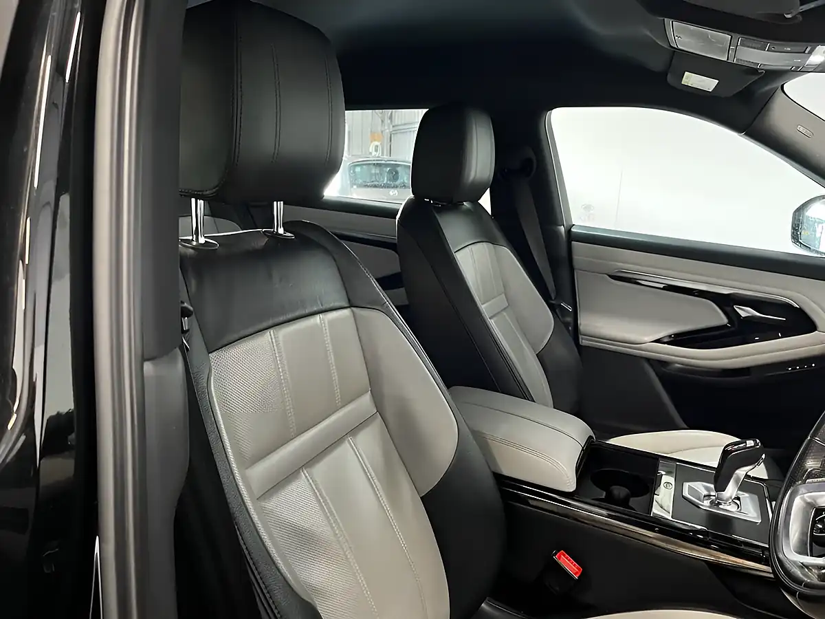Used 2019 Land Rover Range Rover Evoque R-Dynamic Se Black - Interior and Exterior details 17