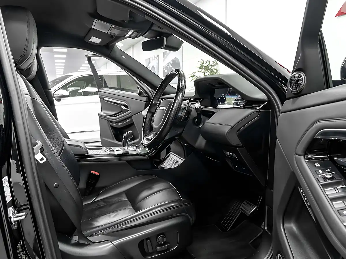 Used 2019 Land Rover Range Rover Evoque R-Dynamic Se Black - Interior and Exterior details 12