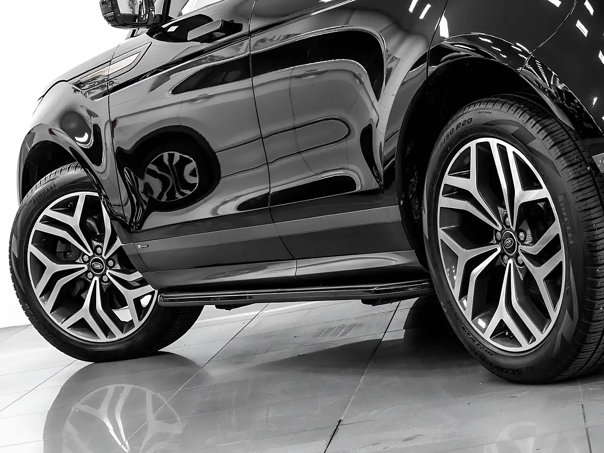 Used 2019 Land Rover Range Rover Evoque R-Dynamic Se Black - Interior and Exterior details 9