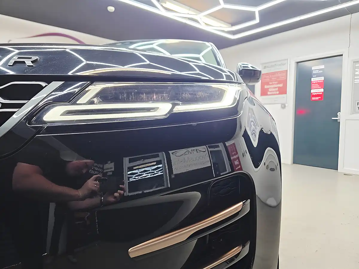 Used 2019 Land Rover Range Rover Evoque R-Dynamic Se Black - Interior and Exterior details 10