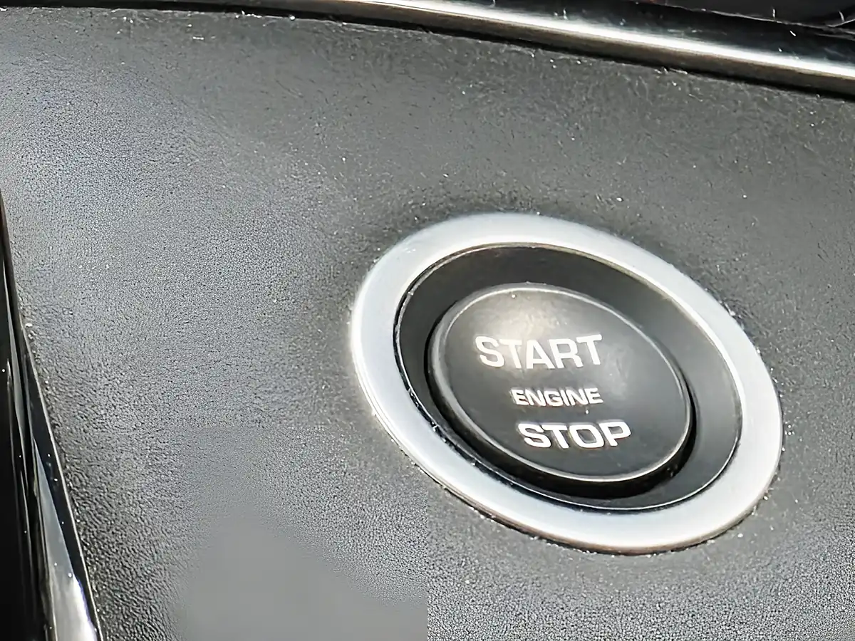 Used 2019 Land Rover Range Rover Evoque R-Dynamic Se Black - Interior and Exterior details 14