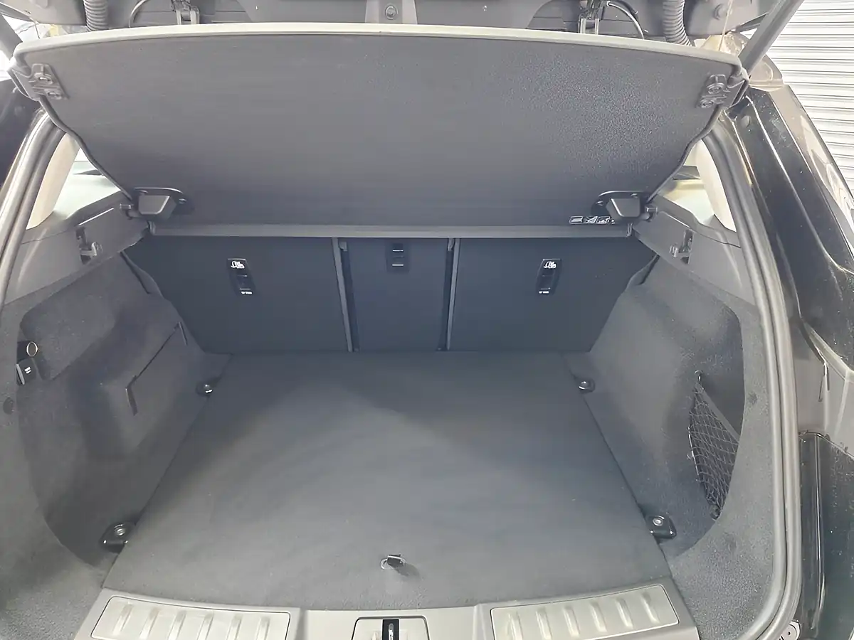 Used 2019 Land Rover Range Rover Evoque R-Dynamic Se Black - Interior and Exterior details 20