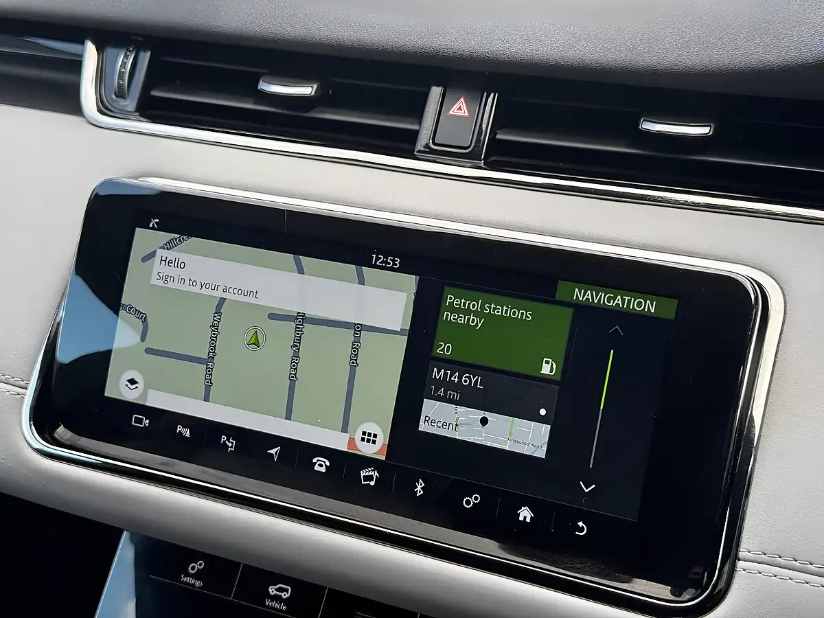 Used 2019 Land Rover Range Rover Evoque R-Dynamic Se Black - Interior and Exterior details 16