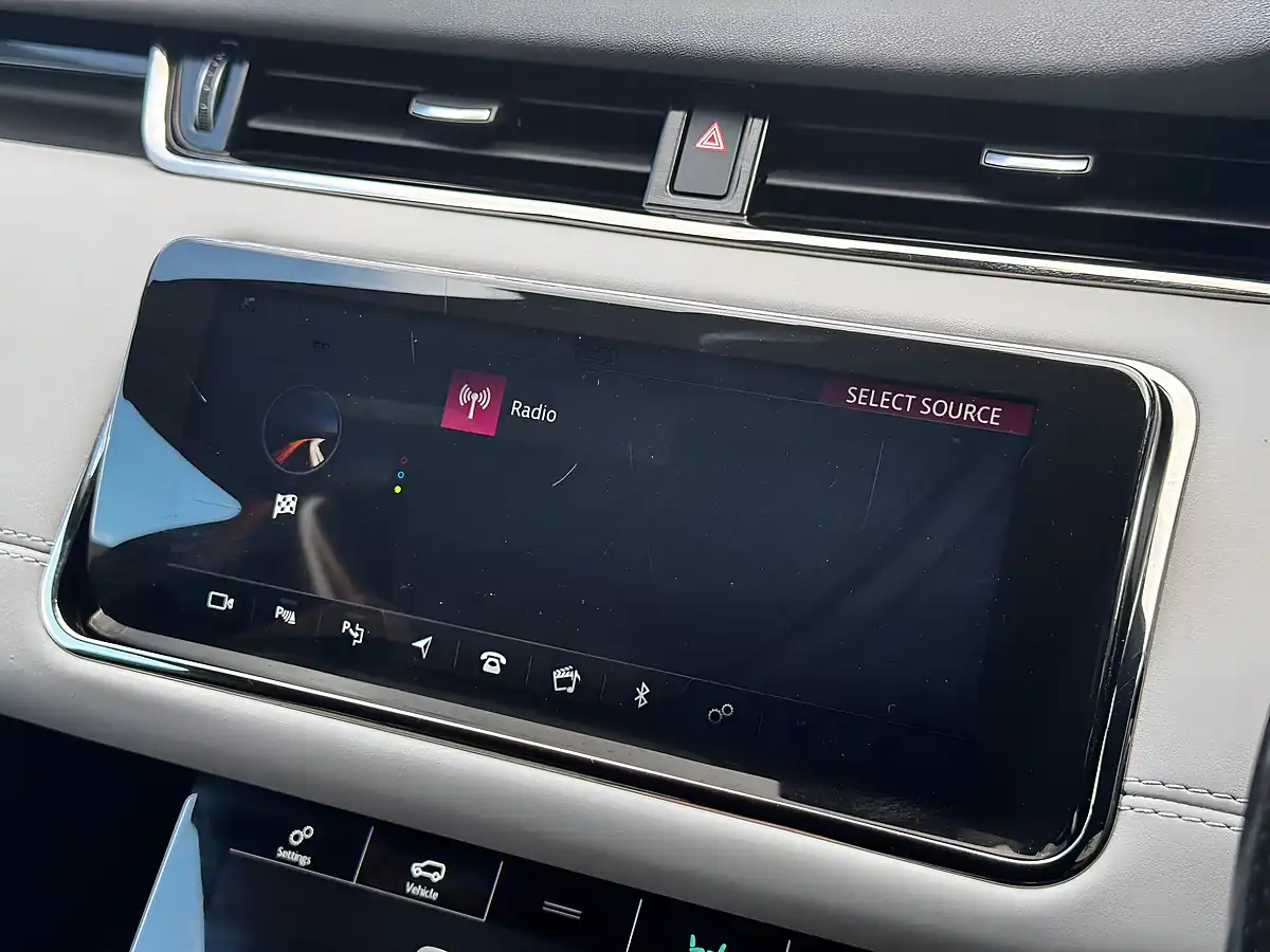 Used 2019 Land Rover Range Rover Evoque R-Dynamic Se Black - Interior and Exterior details 17