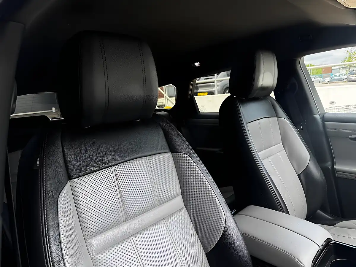 Used 2019 Land Rover Range Rover Evoque R-Dynamic Se Black - Interior and Exterior details 5