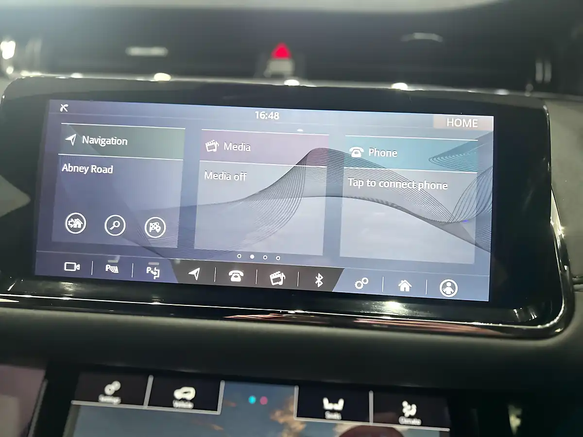 Used 2019 Land Rover Range Rover Evoque R-Dynamic Se Brown - Interior and Exterior details 16