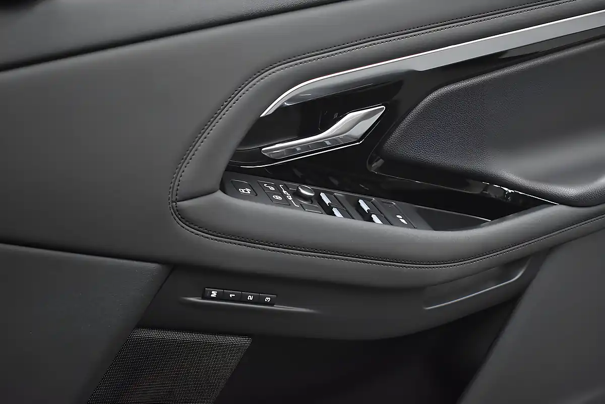 Used 2019 Land Rover Range Rover Evoque R-Dynamic Se Grey - Interior and Exterior details 20