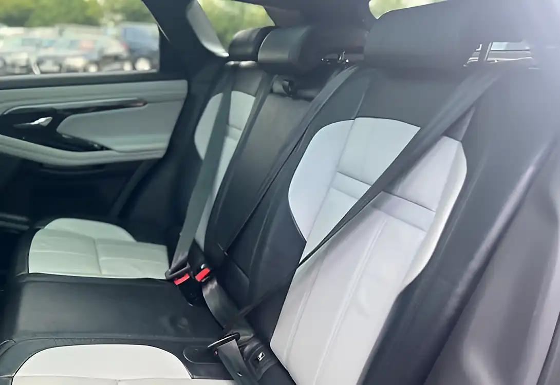 Used 2019 Land Rover Range Rover Evoque R-Dynamic Se Narvik Black - Interior and Exterior details 16