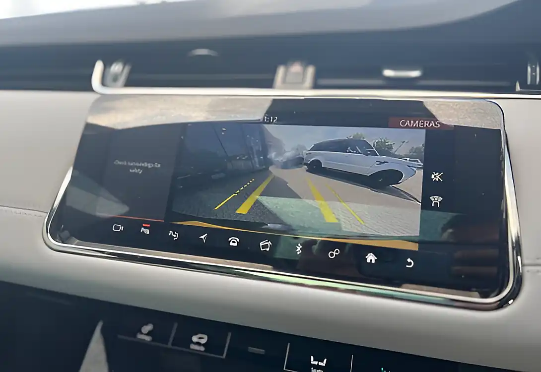Used 2019 Land Rover Range Rover Evoque R-Dynamic Se Narvik Black - Interior and Exterior details 18