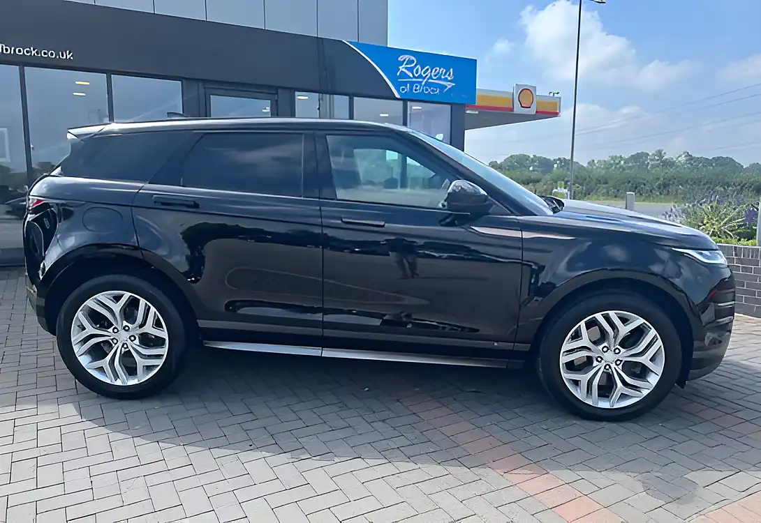 Used 2019 Land Rover Range Rover Evoque R-Dynamic Se Narvik Black - Interior and Exterior details 5