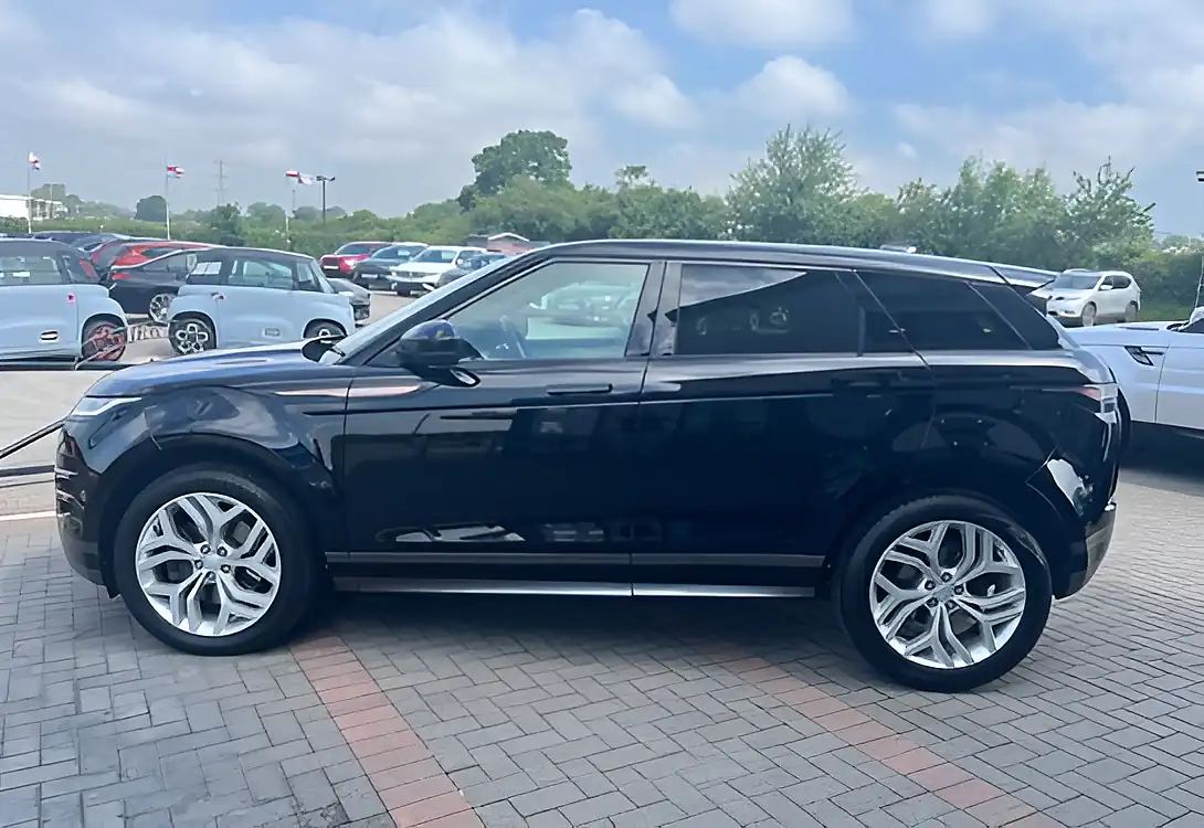 Used 2019 Land Rover Range Rover Evoque R-Dynamic Se Narvik Black - Interior and Exterior details 9