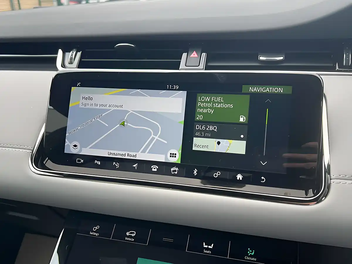 Used 2019 Land Rover Range Rover Evoque R-Dynamic Se Narvik Black - Interior and Exterior details 14