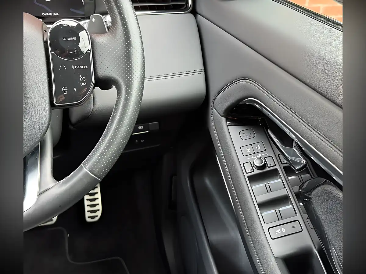 Used 2019 Land Rover Range Rover Evoque R-Dynamic Se Silver - Interior and Exterior details 16