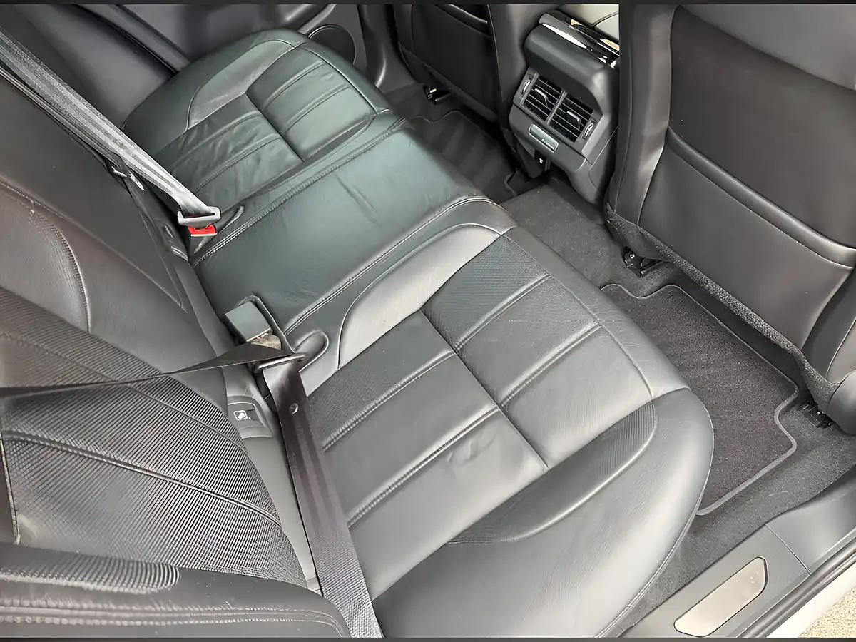 Used 2019 Land Rover Range Rover Evoque R-Dynamic Se Silver - Interior and Exterior details 17