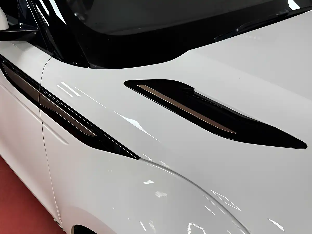 Used 2019 Land Rover Range Rover Evoque R-Dynamic Se White - Interior and Exterior details 10