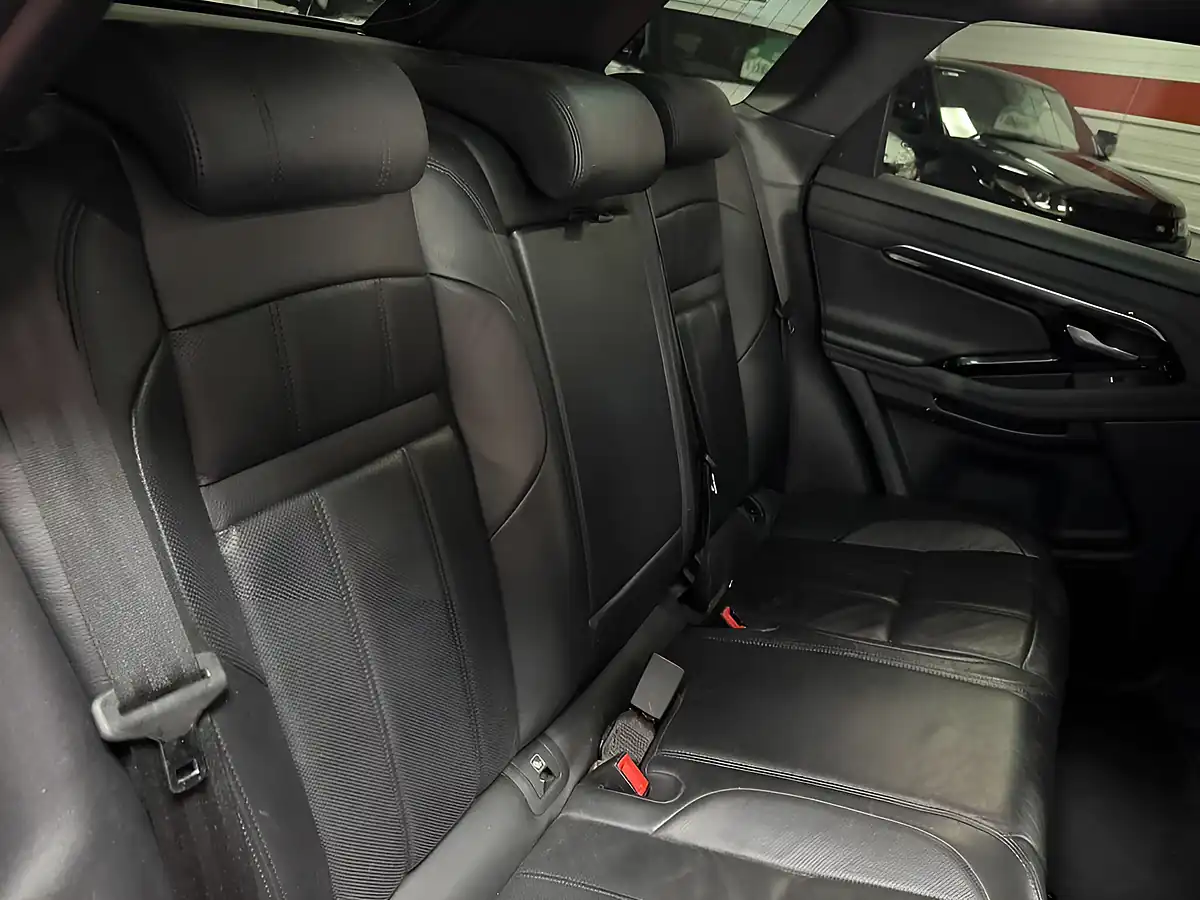 Used 2019 Land Rover Range Rover Evoque R-Dynamic Se White - Interior and Exterior details 13