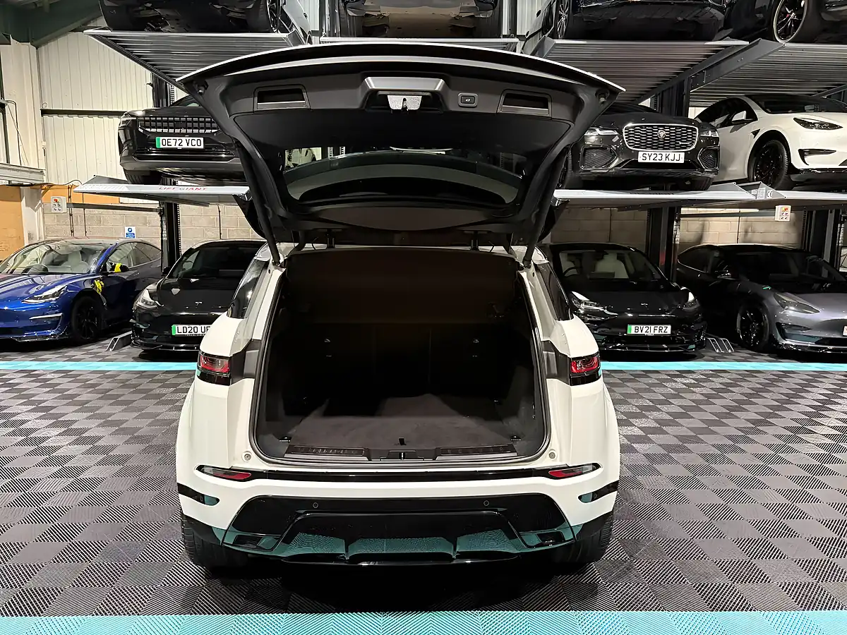 Used 2019 Land Rover Range Rover Evoque R-Dynamic Se White - Interior and Exterior details 14