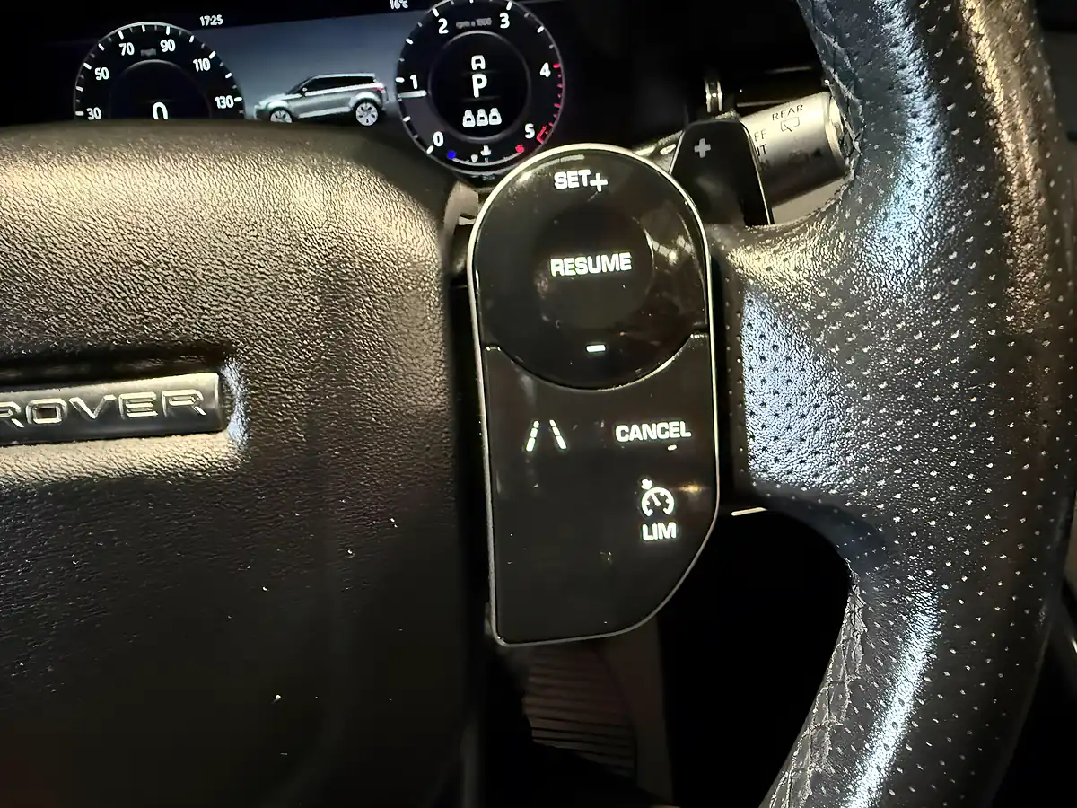 Used 2019 Land Rover Range Rover Evoque R-Dynamic Se White - Interior and Exterior details 17