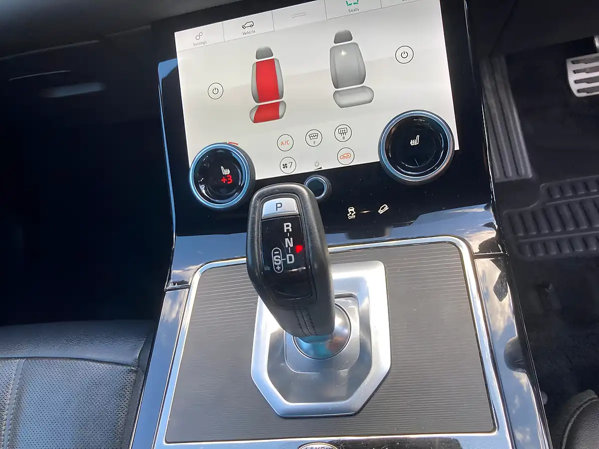 Used 2019 Land Rover Range Rover Evoque R-Dynamic Se White - Interior and Exterior details 11