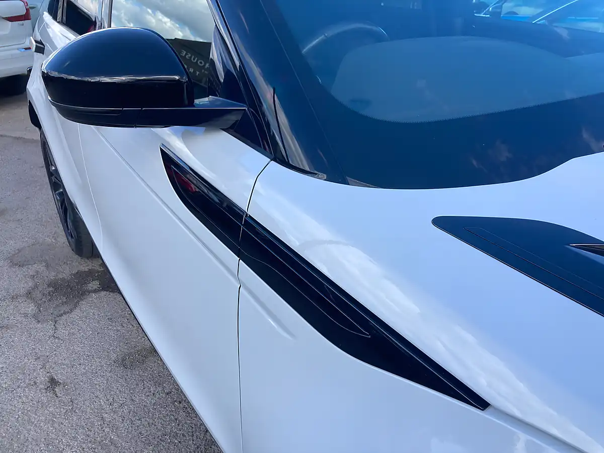 Used 2019 Land Rover Range Rover Evoque R-Dynamic Se White - Interior and Exterior details 14