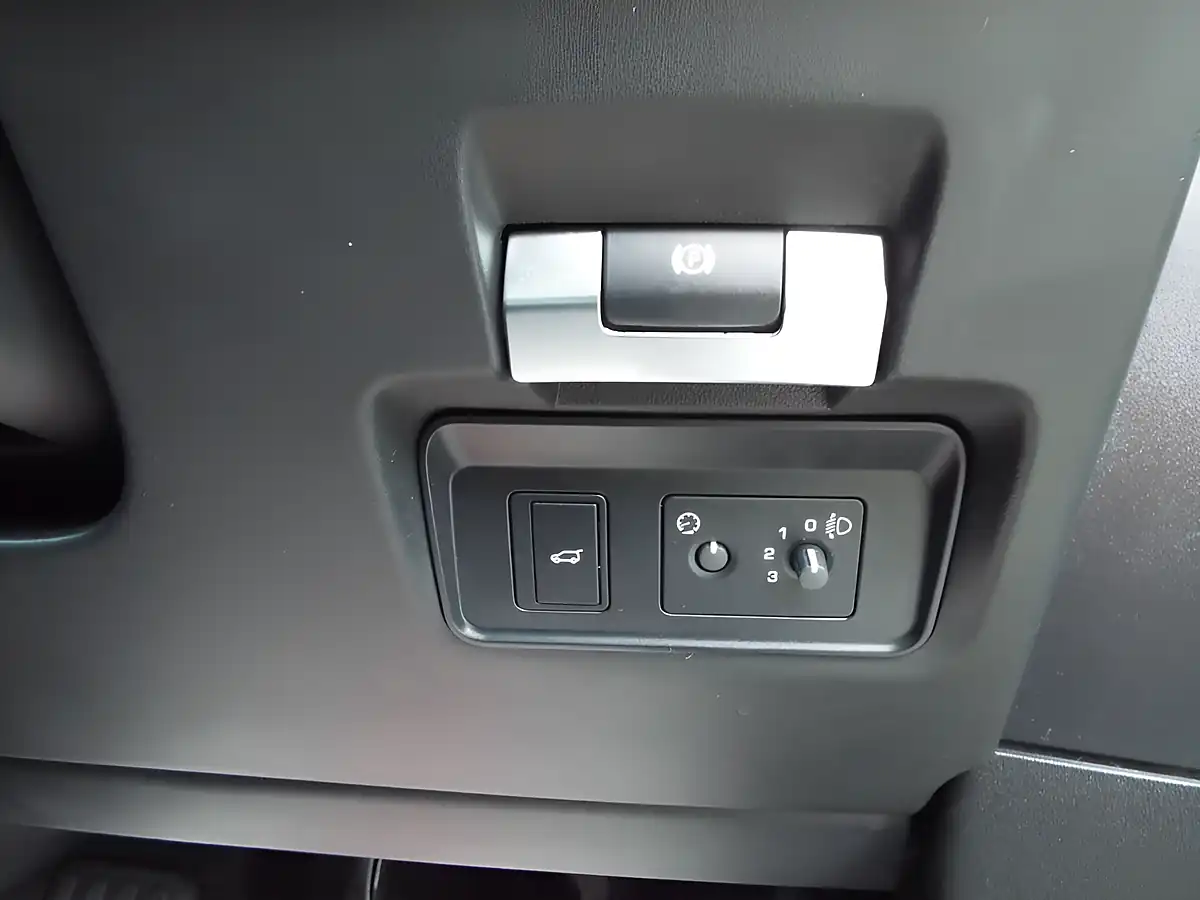 Used 2019 Land Rover Range Rover Evoque R-Dynamic White - Interior and Exterior details 17