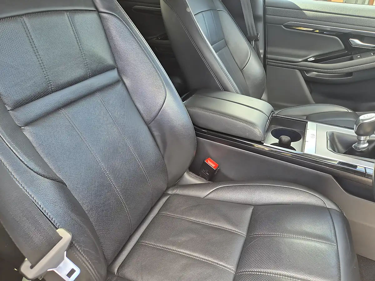 Used 2019 Land Rover Range Rover Evoque S Black - Interior and Exterior details 9