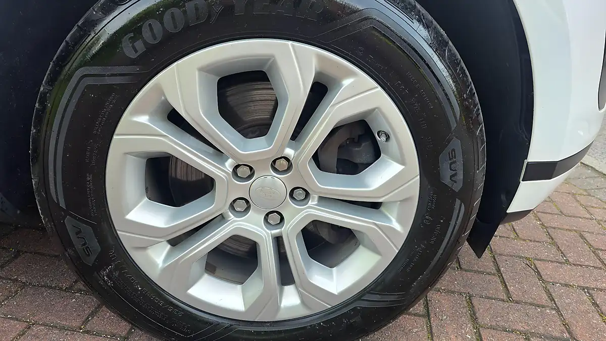 Used 2019 Land Rover Range Rover Evoque S White - Interior and Exterior details 19