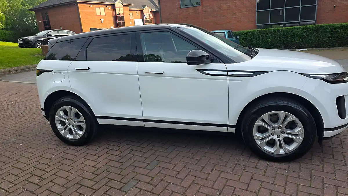 Used 2019 Land Rover Range Rover Evoque S White - Interior and Exterior details 7