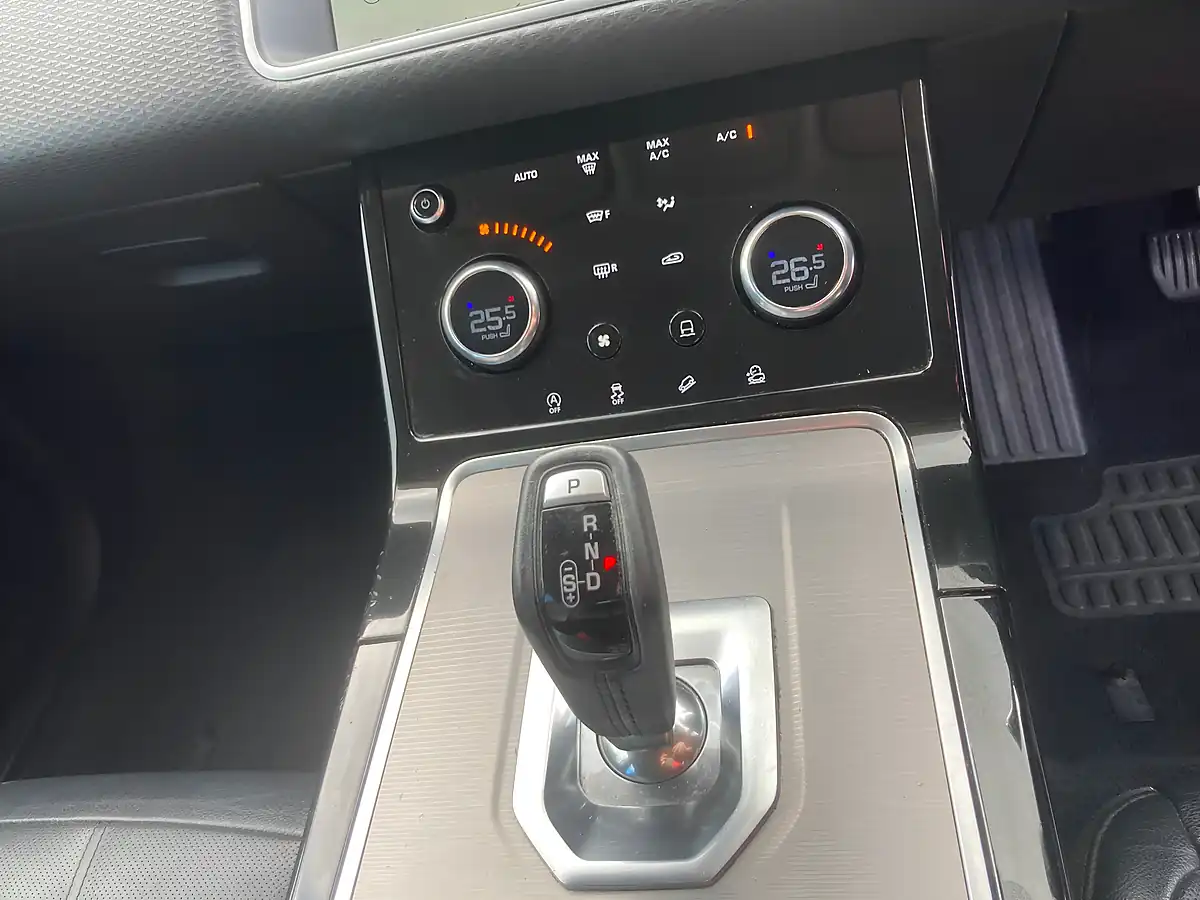Used 2019 Land Rover Range Rover Evoque S White - Interior and Exterior details 13