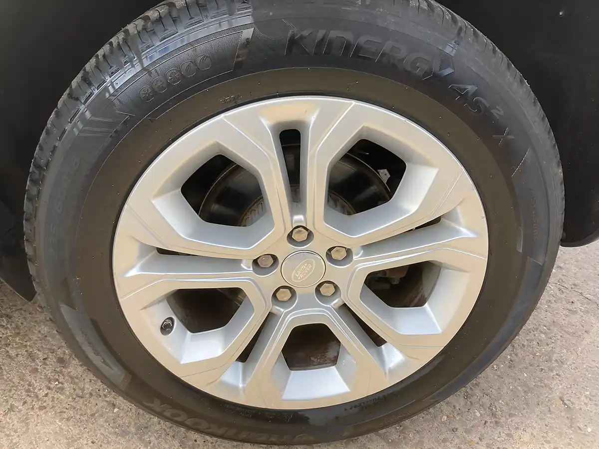 Used 2019 Land Rover Range Rover Evoque S White - Interior and Exterior details 4