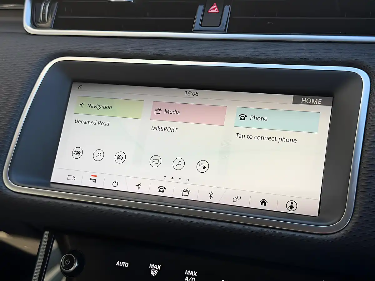 Used 2019 Land Rover Range Rover Evoque S White - Interior and Exterior details 18