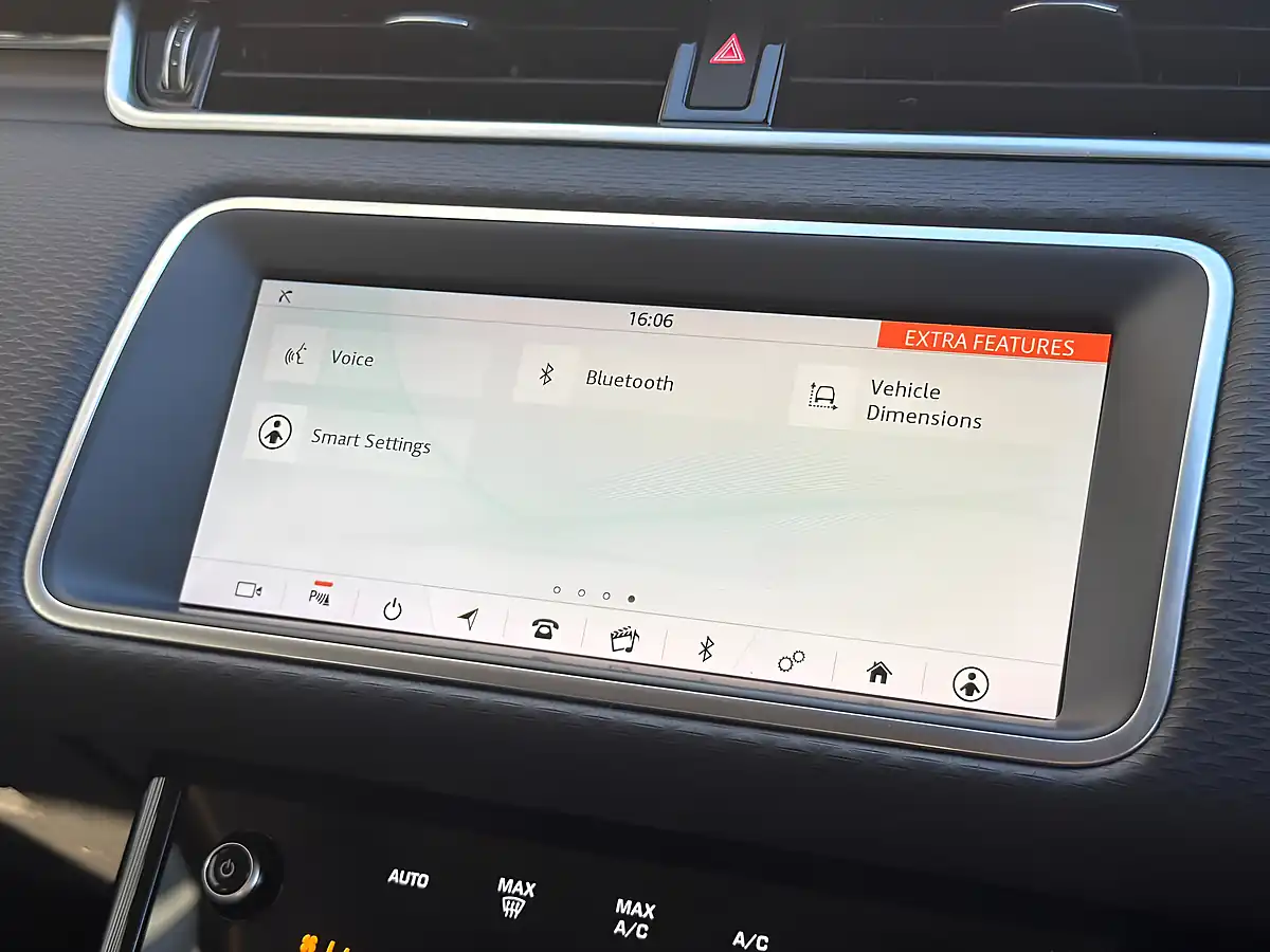 Used 2019 Land Rover Range Rover Evoque S White - Interior and Exterior details 19
