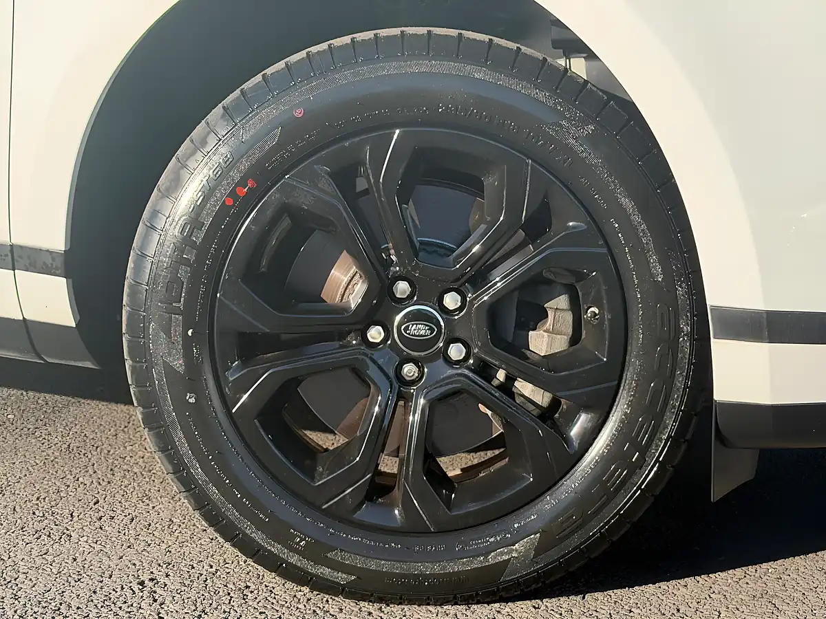 Used 2019 Land Rover Range Rover Evoque S White - Interior and Exterior details 9