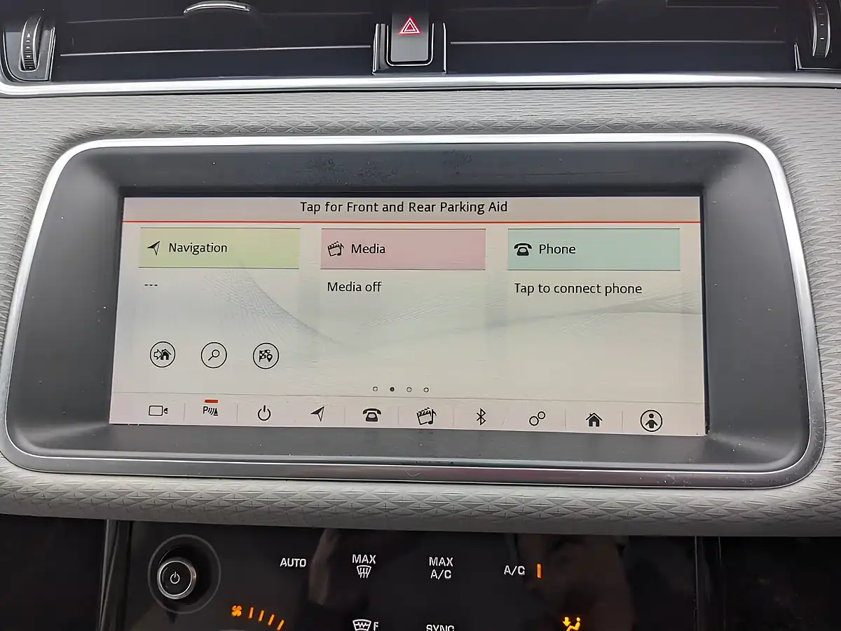 Used 2019 Land Rover Range Rover Evoque S White - Interior and Exterior details 13