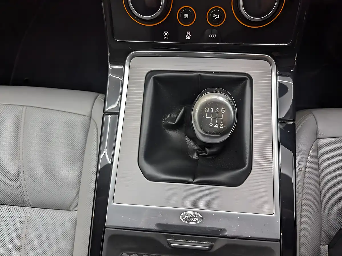 Used 2019 Land Rover Range Rover Evoque S White - Interior and Exterior details 15