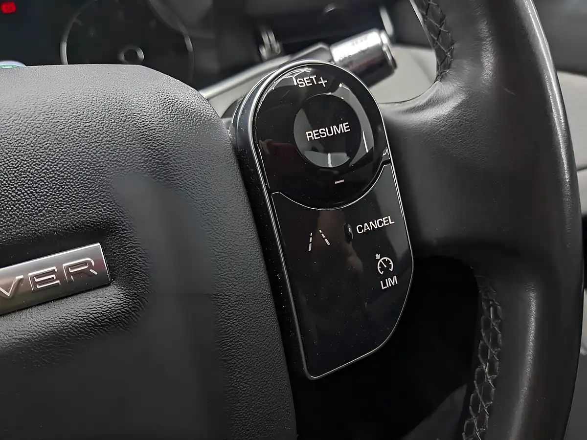 Used 2019 Land Rover Range Rover Evoque S White - Interior and Exterior details 16