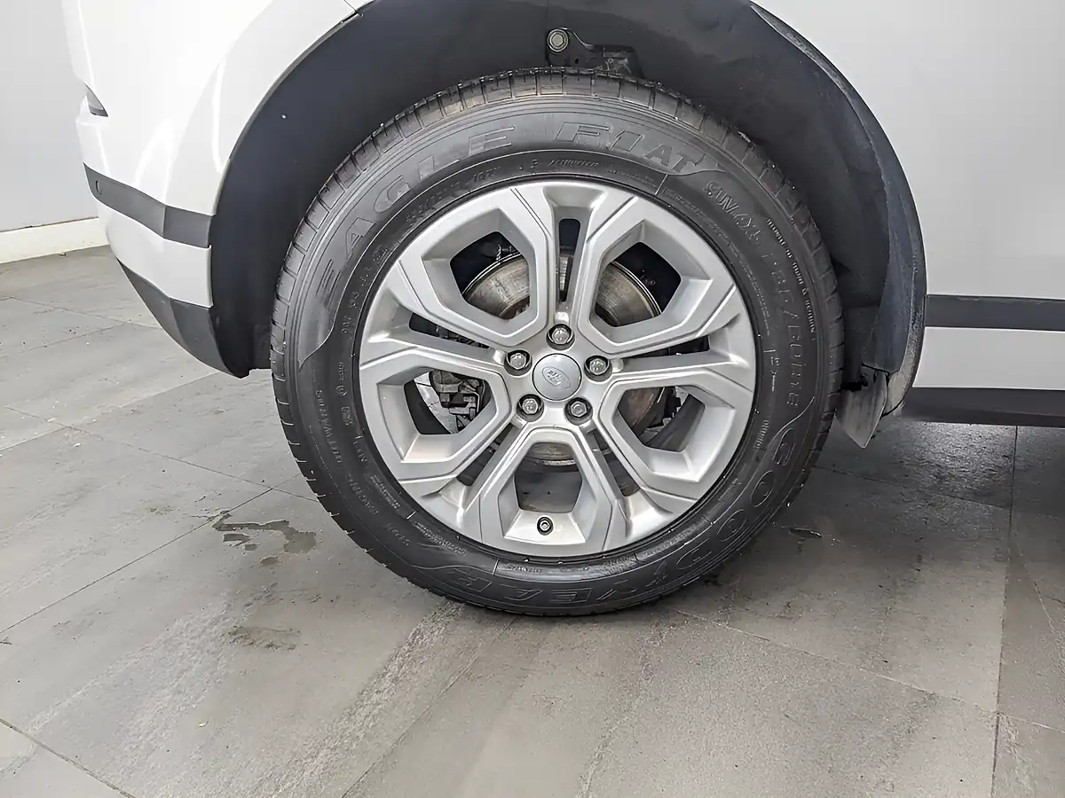 Used 2019 Land Rover Range Rover Evoque S White - Interior and Exterior details 4