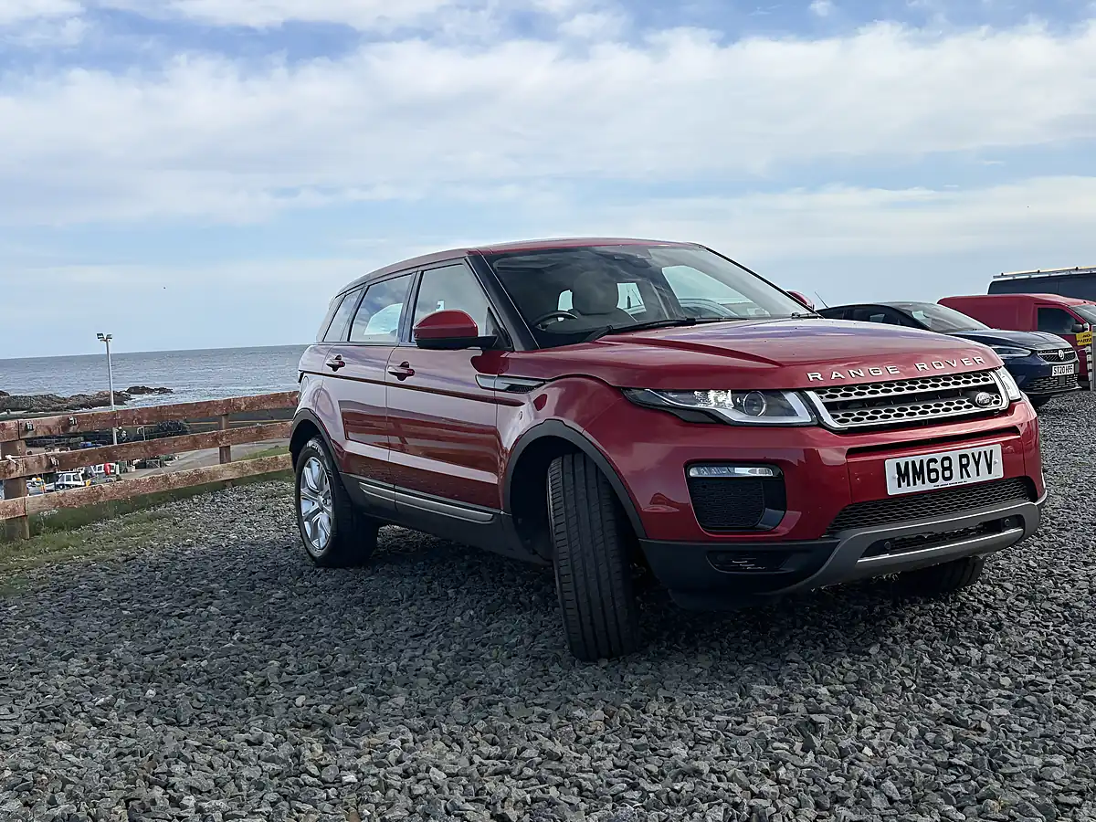 Used 2019 Land Rover Range Rover Evoque Se Red - Interior and Exterior details 3