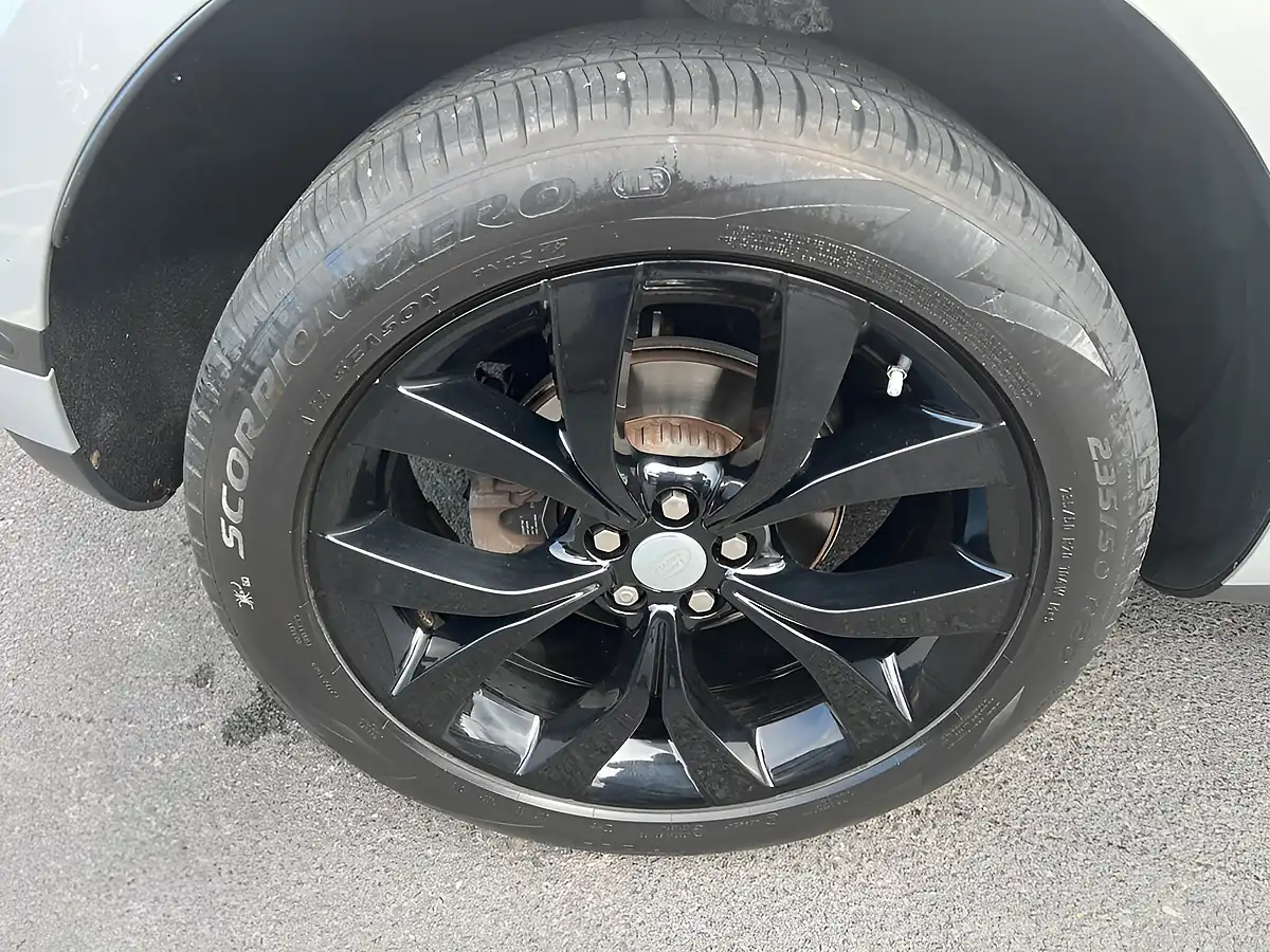 Used 2019 Land Rover Range Rover Evoque Se Seoul Pearl Silver - Interior and Exterior details 11