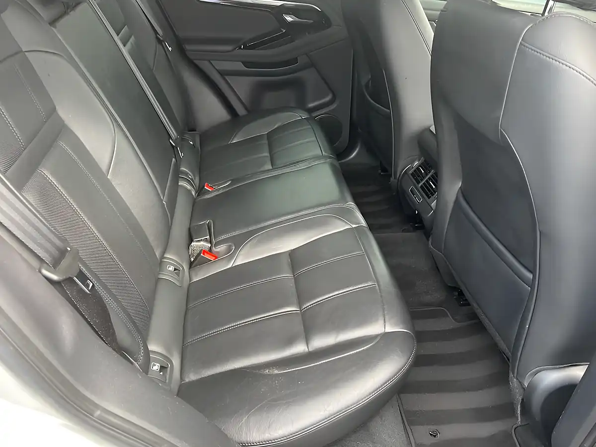 Used 2019 Land Rover Range Rover Evoque Se Seoul Pearl Silver - Interior and Exterior details 12