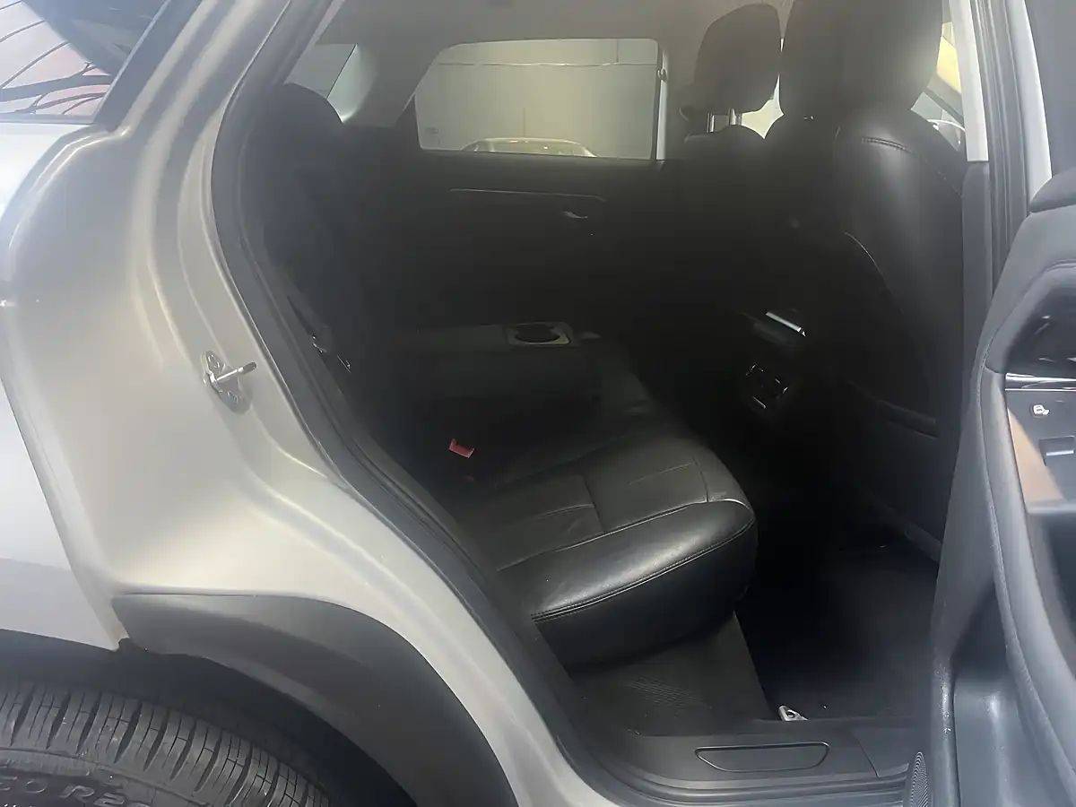 Used 2019 Land Rover Range Rover Evoque Se Silver - Interior and Exterior details 13