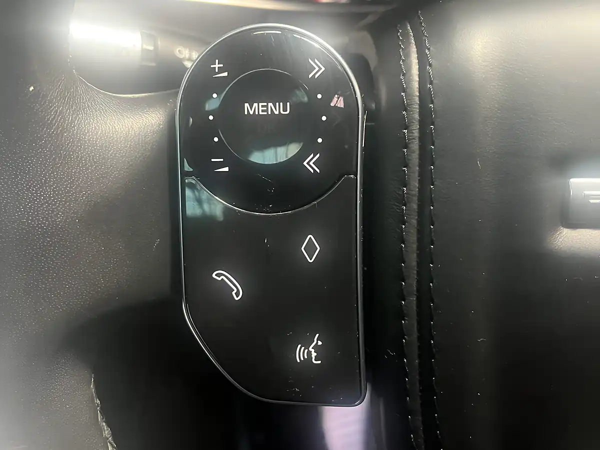 Used 2019 Land Rover Range Rover Evoque Se Silver - Interior and Exterior details 14